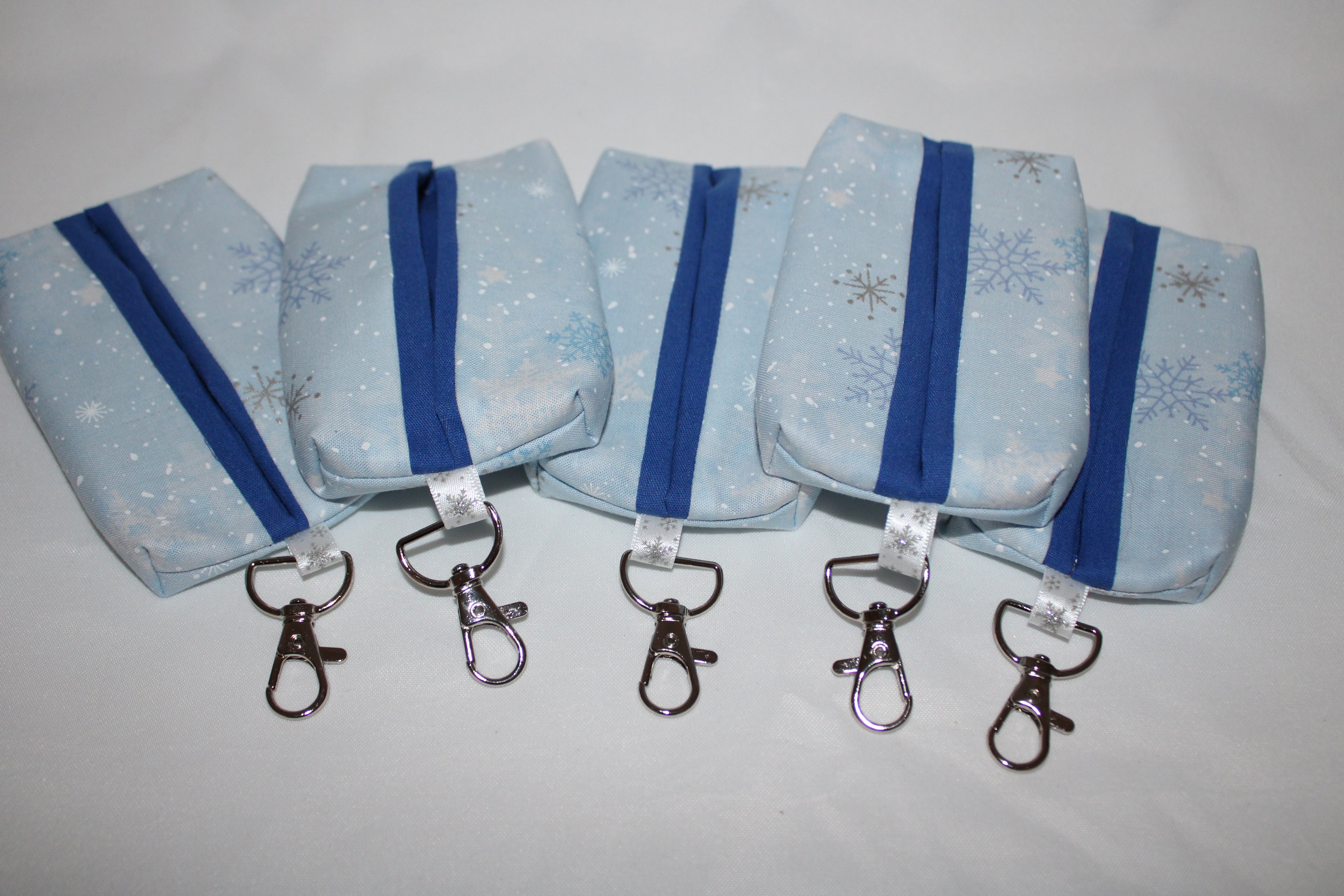 Blue frost tissue holder