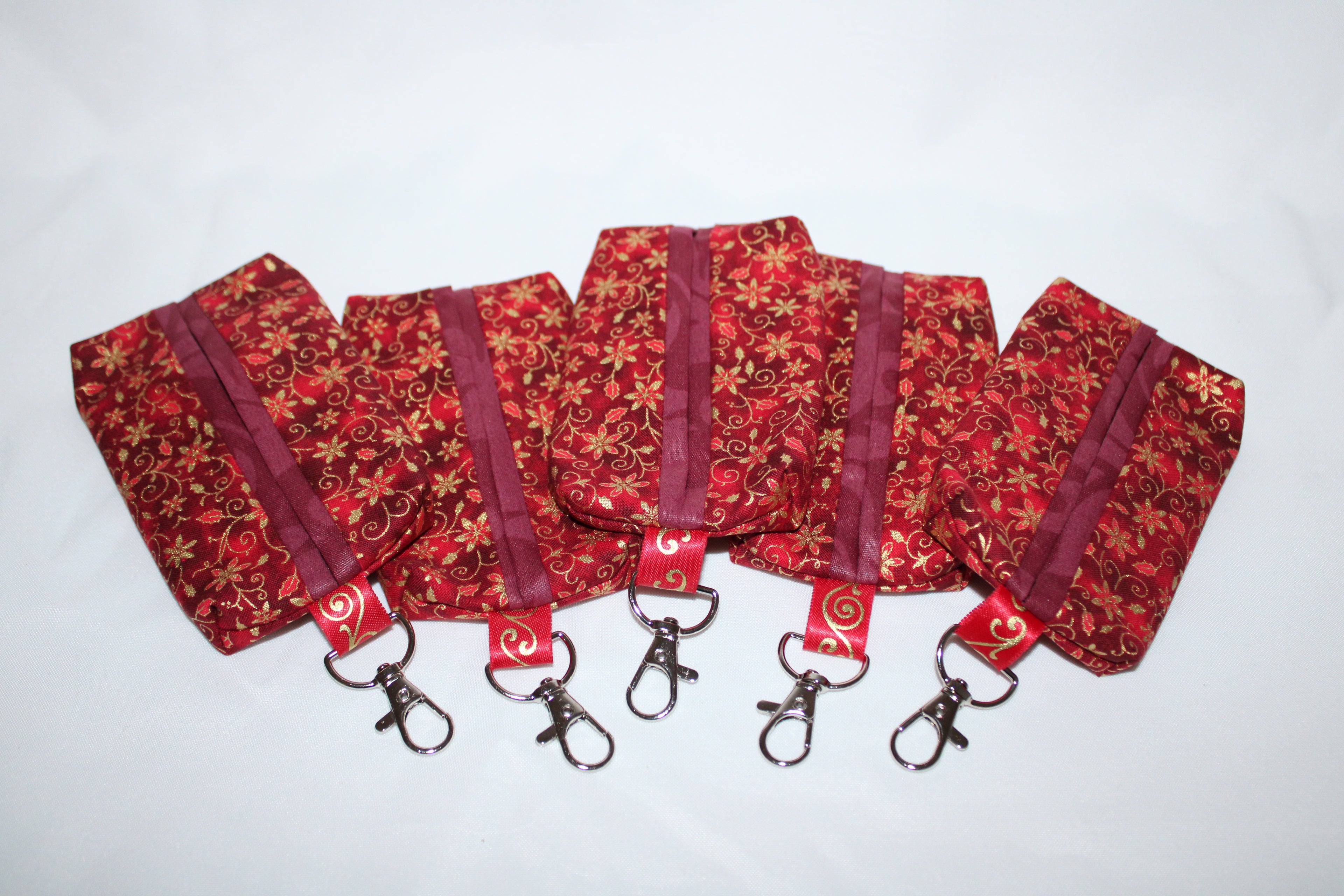 Crimson sparkle tissue holder