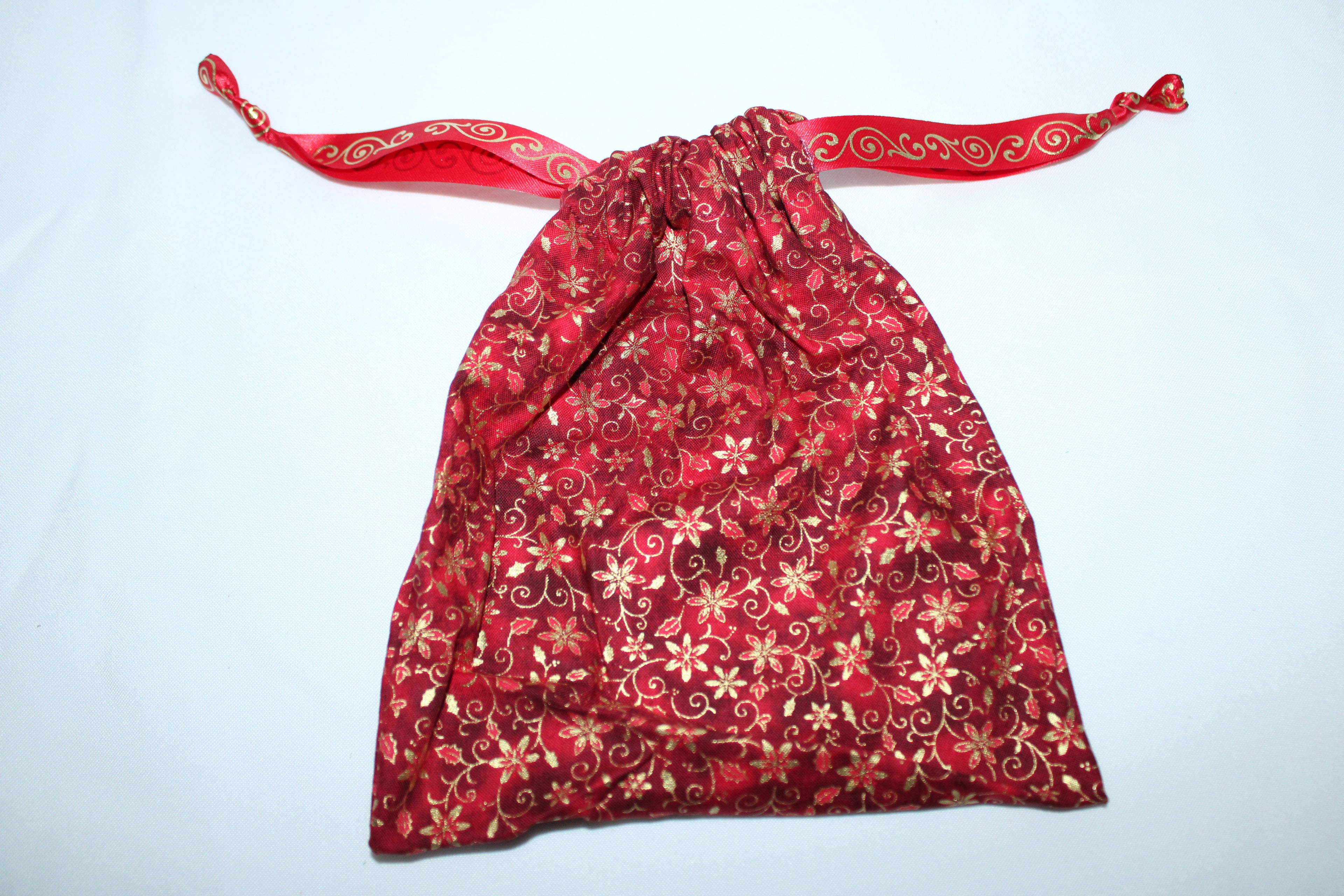Small crimson sparkle gift bag